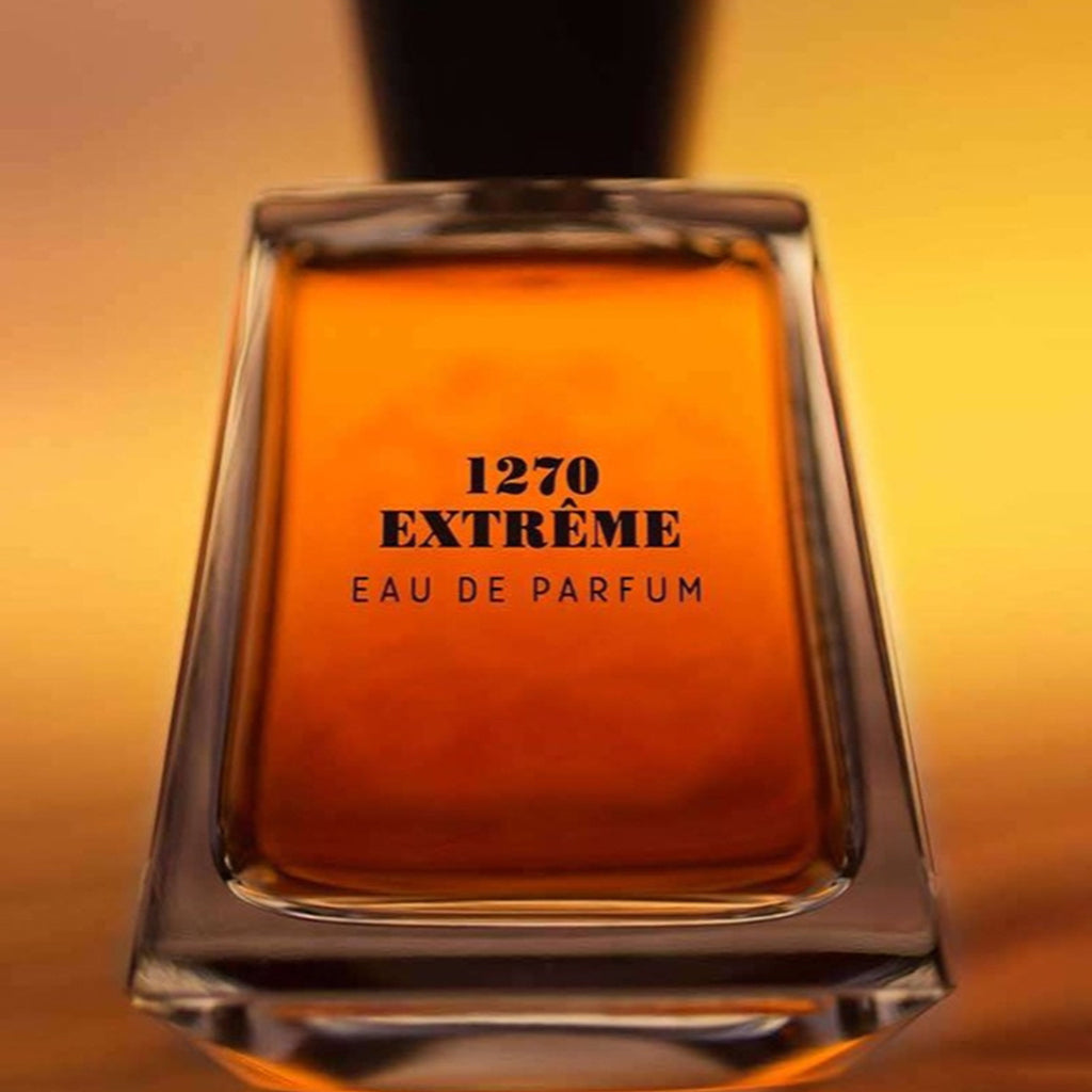 un parfum gourmand et mielleux enveloppé par des notes rondes et puissantes, pour femmes et hommes, disponible dans la parfumerie de niche KAMS PARIS