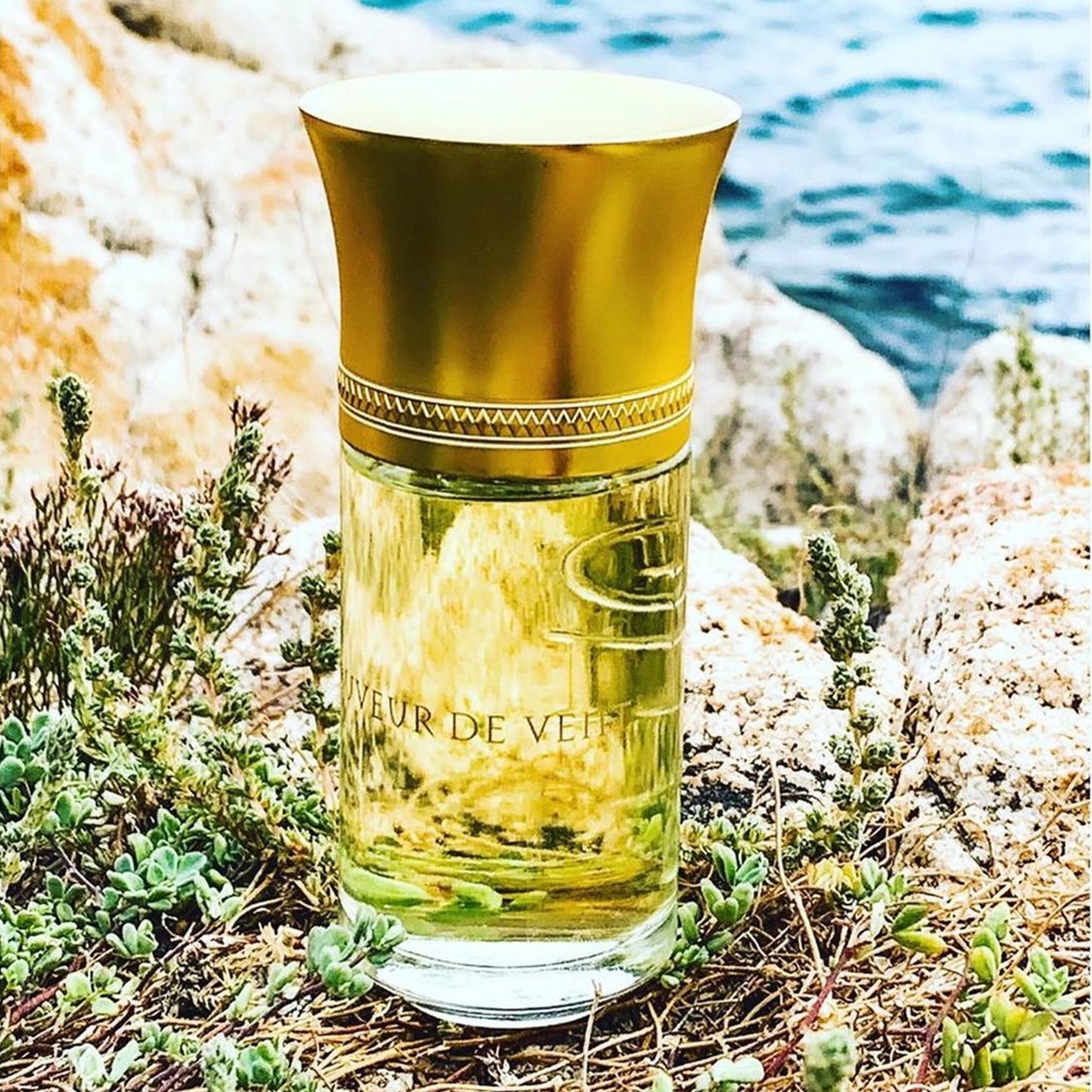 un parfum de niche boisé et encens, disponible dans la parfumerie KAMS PARIS
