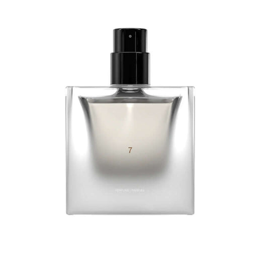 7, un extrait de parfum oriental et boisé de la maison française SORA DORA, à retrouver dans la parfumerie de niche KAMS PARIS