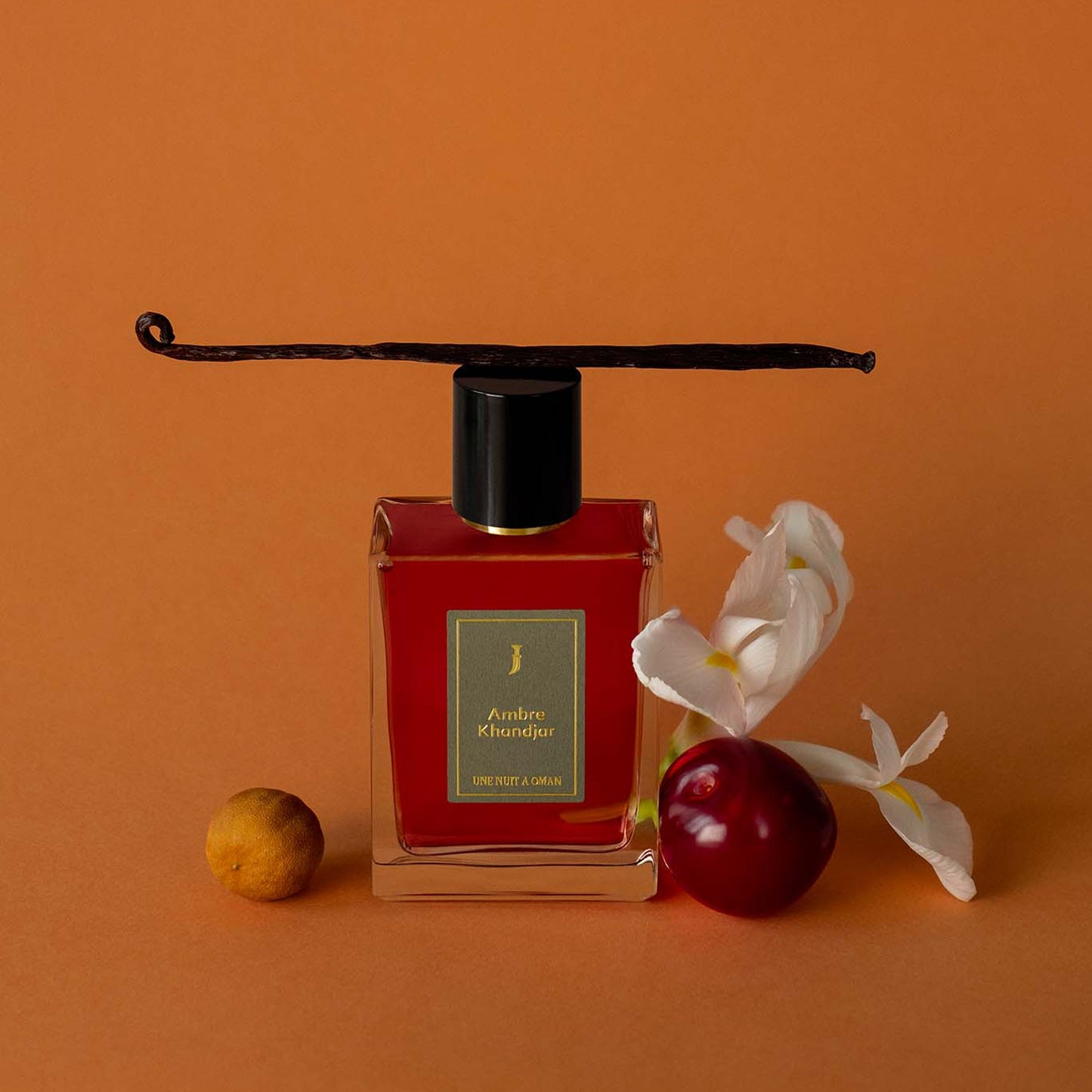 UNE NUIT NOMADE Ambre Khandjar eau de parfum en photo lifestyle