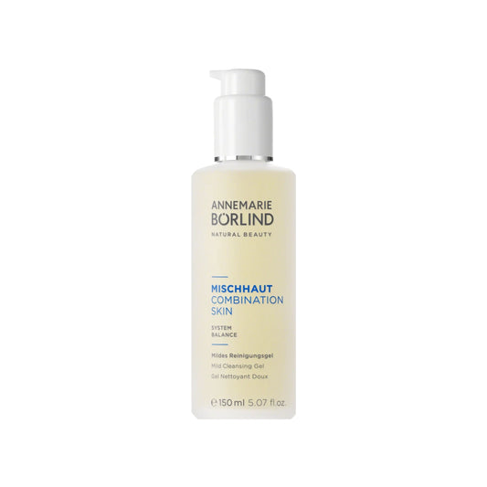Parfaitement adapté aux peaux mixtes, ce nettoyant doux élimine efficacement les impuretés et le maquillage du visage, du cou et du décolleté