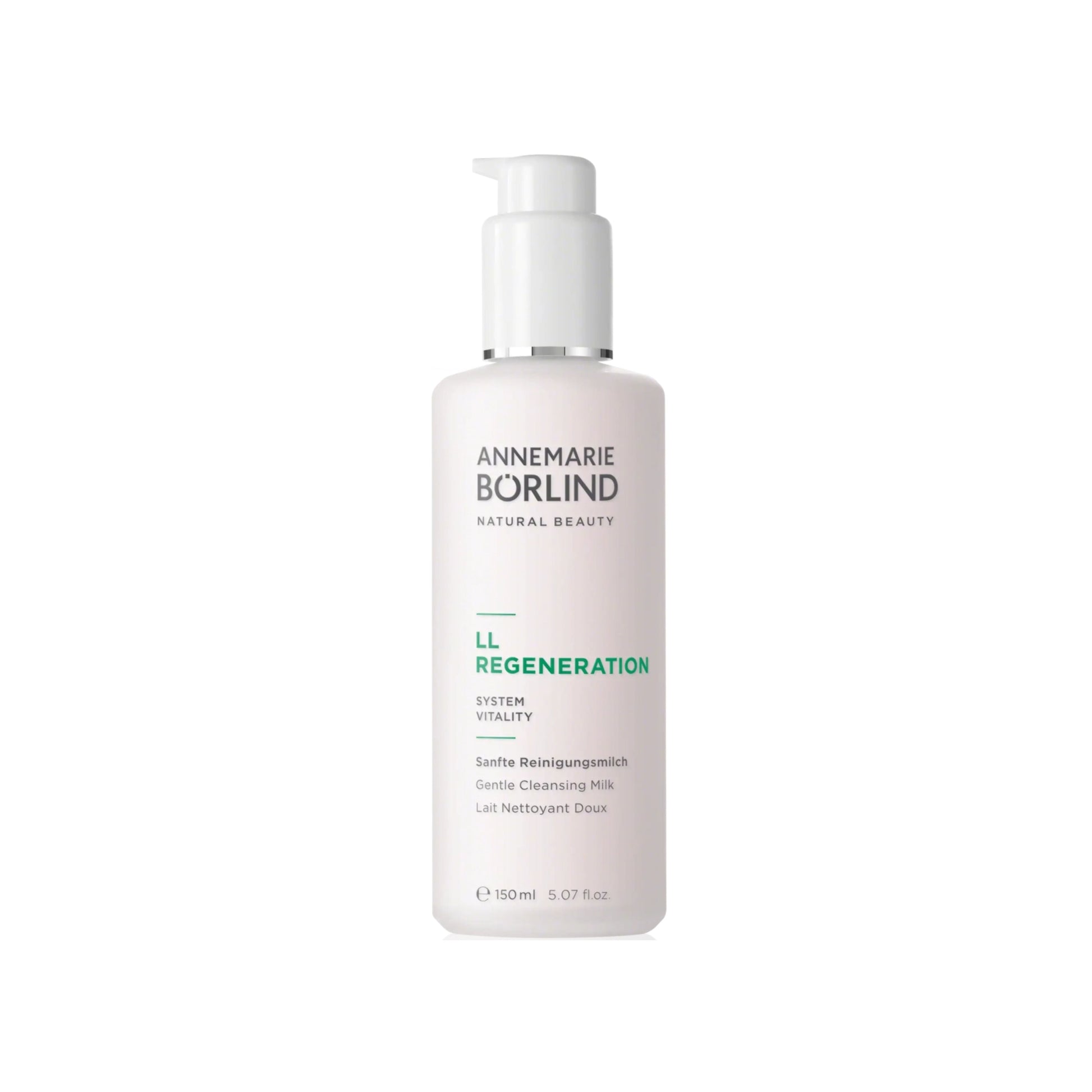 Ce Lait Nettoyant élimine les impuretés et stimule le renouvellement cellulaire, tout en raffermissant et revitalisant la peau, disponible chez KAMS PARIS.