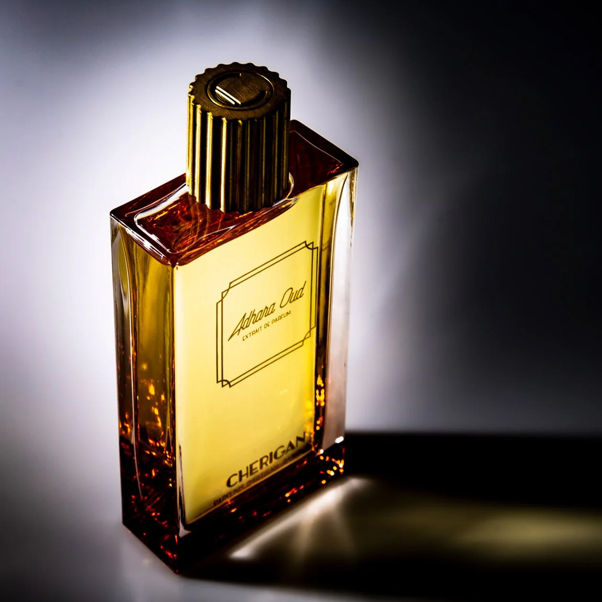 un parfum cuiré, enivrante, et encens de la maison française CHRERIGAN, disponible dans la parfumerie de niche KAMS PARIS