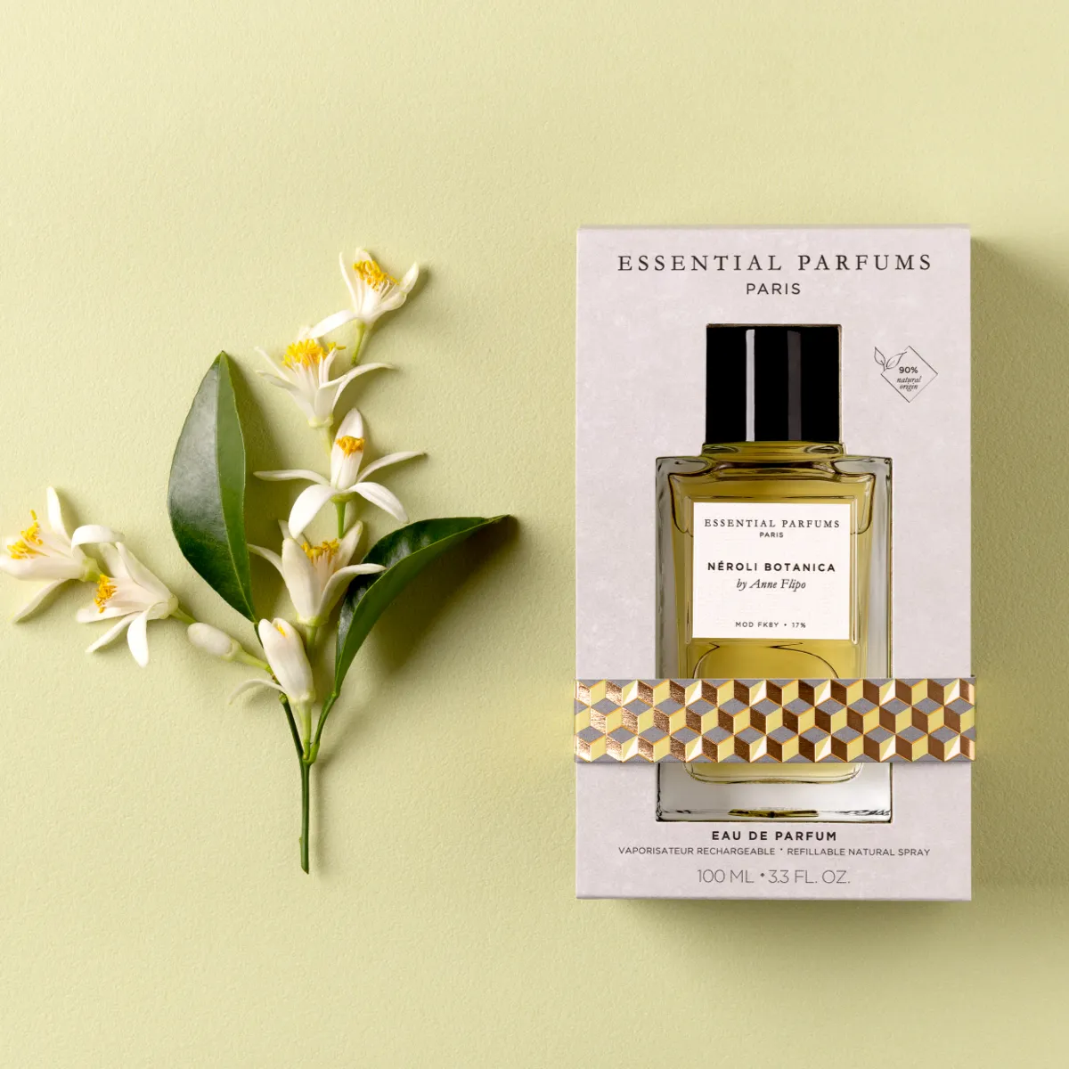 un parfum de niche hespéridé et floral de la maison ESSENTIAL PARFUMS, disponible dans la parfumerie parisienne KAMS PARIS