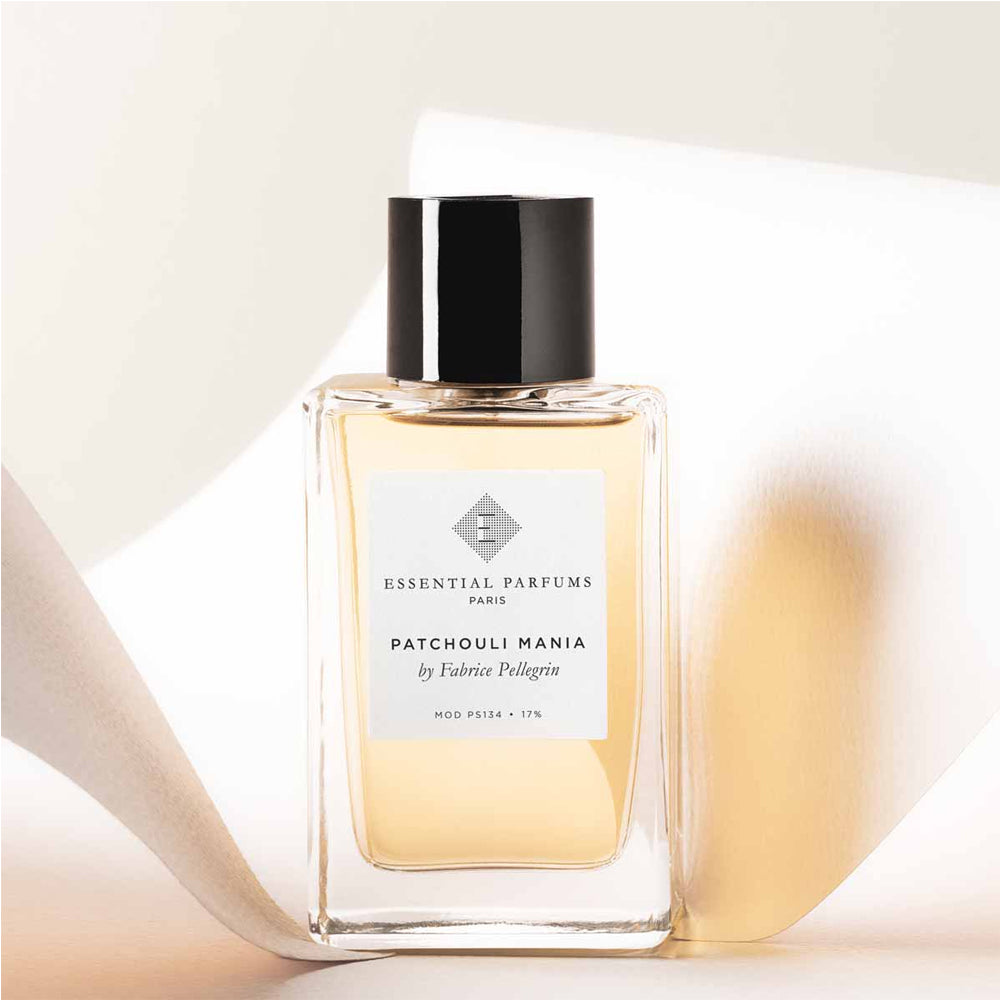 un parfum oriental et boisé de la maison française ESSENTIAL PARFUMS, disponible dans la parfumerie de niche KAMS PARIS