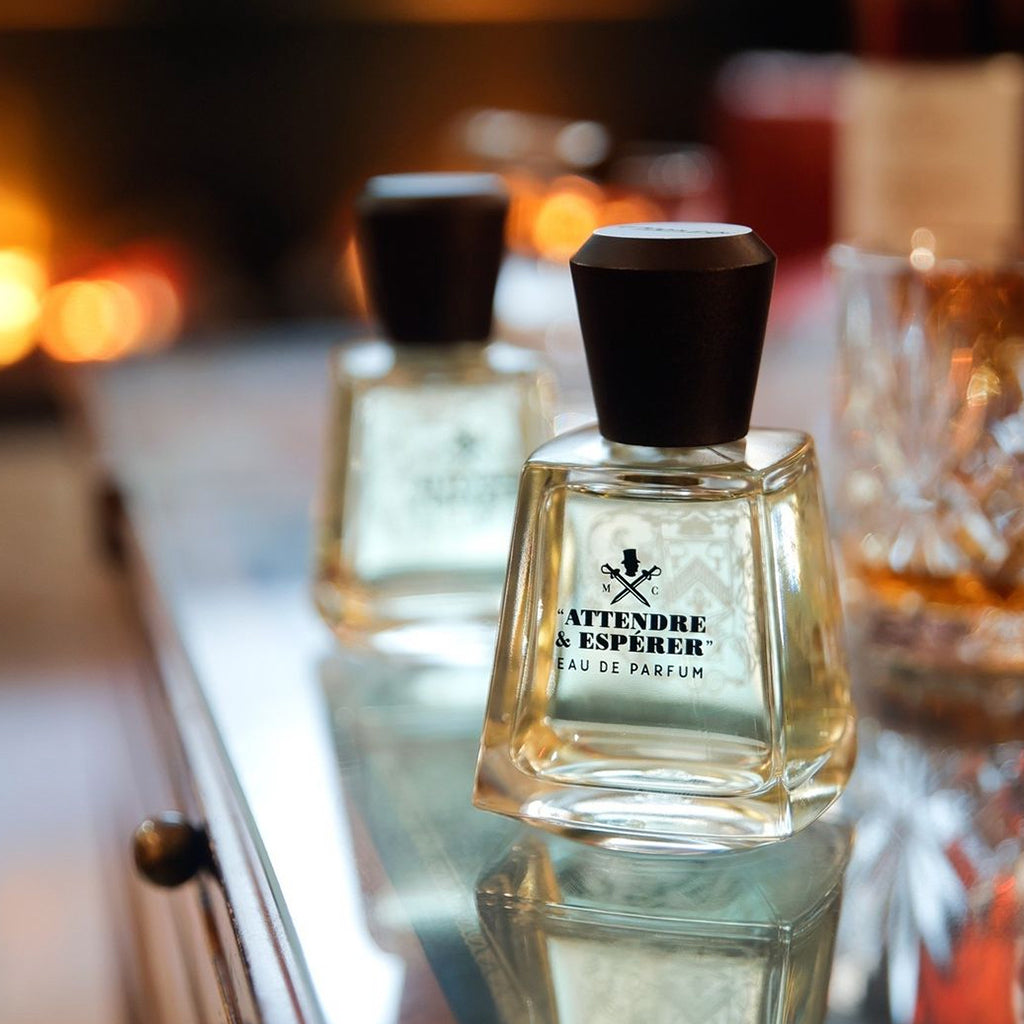 un parfum gourmand et boisé pour femmes et hommes, disponible dans la parfumerie de niche KAMS PARIS