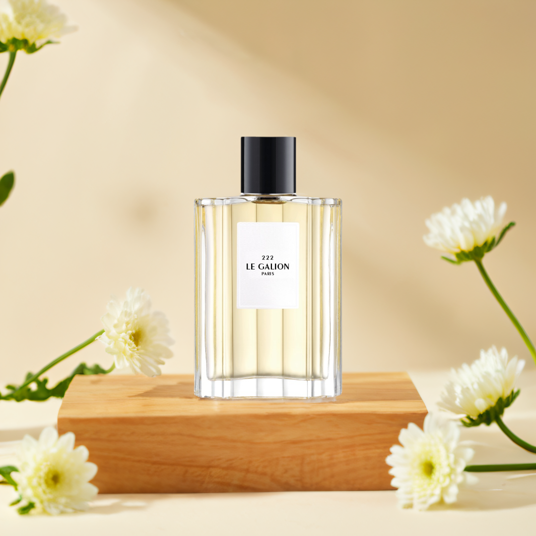 un parfum boisé irrésistible, une crème de santal dans une infusion de cuir, de la maison française LE GALION, à retrouver dans la parfumerie de niche KAMS PARIS