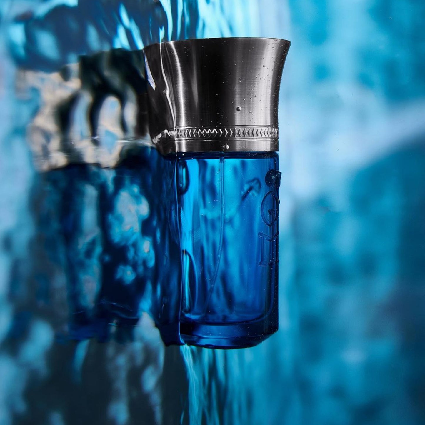 Abyssis, un parfum de caractère encens et aquatique de la marque Liquides Imaginaires, disponible dans la parfumerie de niche KAMS PARIS