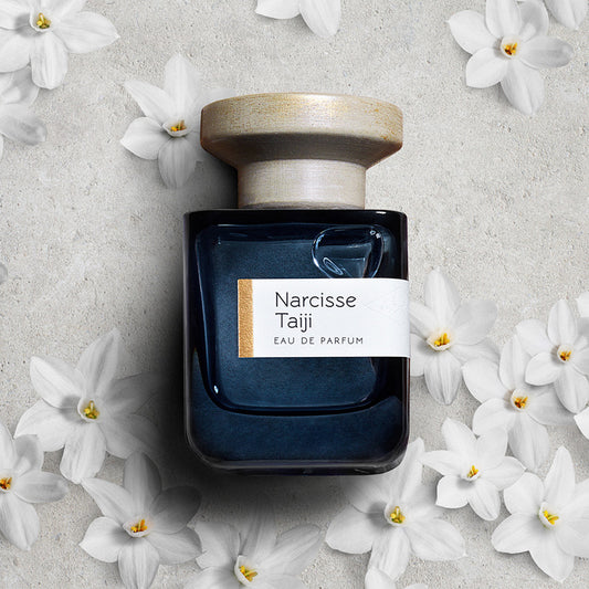 un parfum floral et épicé de la maison française ATELIER MATERI, à retrouver dans la parfumerie de niche KAMS PARIS
