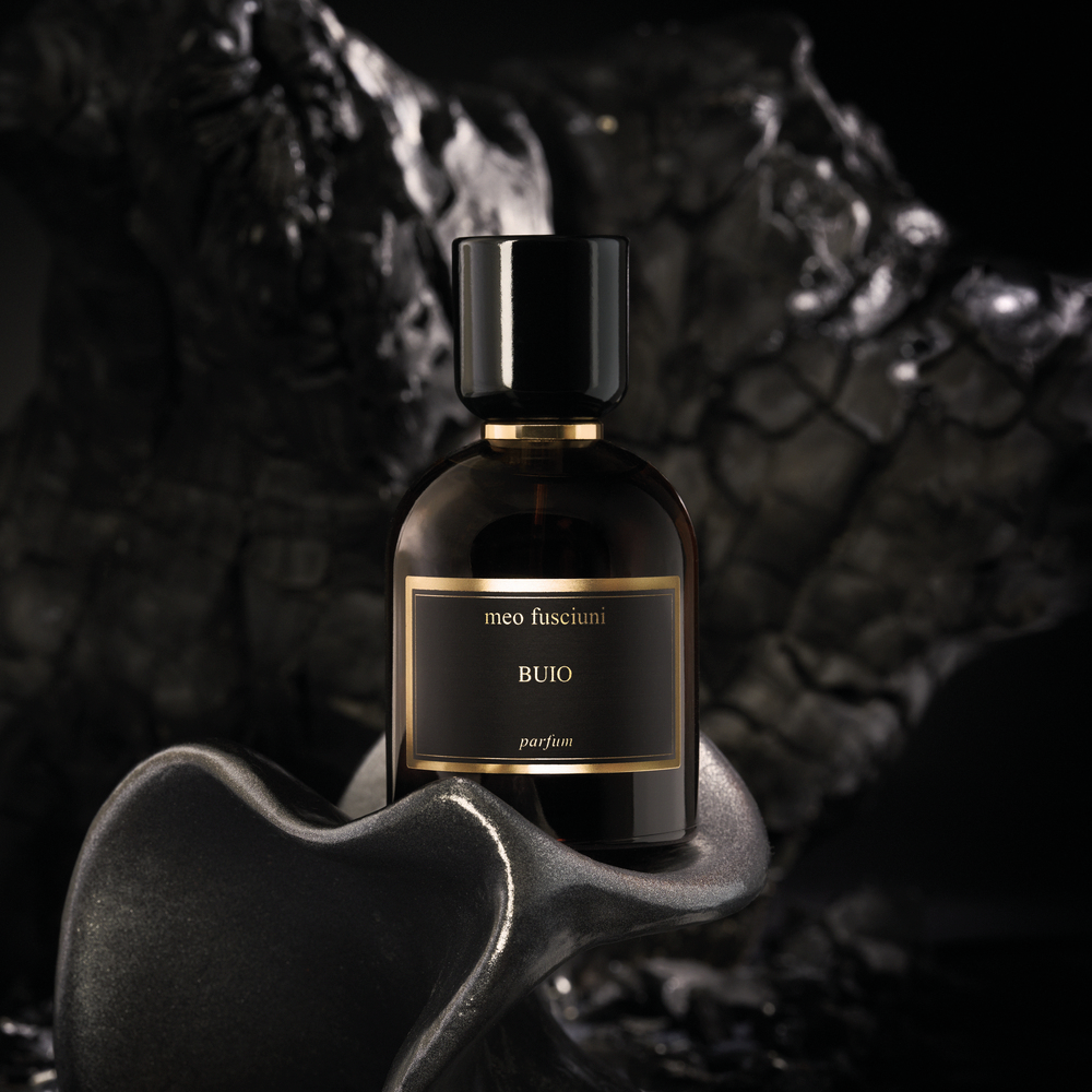 Buio, un parfum encens et fumé, de la maison italienne Meo Fusciuni, à retrouver dans la parfumerie de niche KAMS PARIS