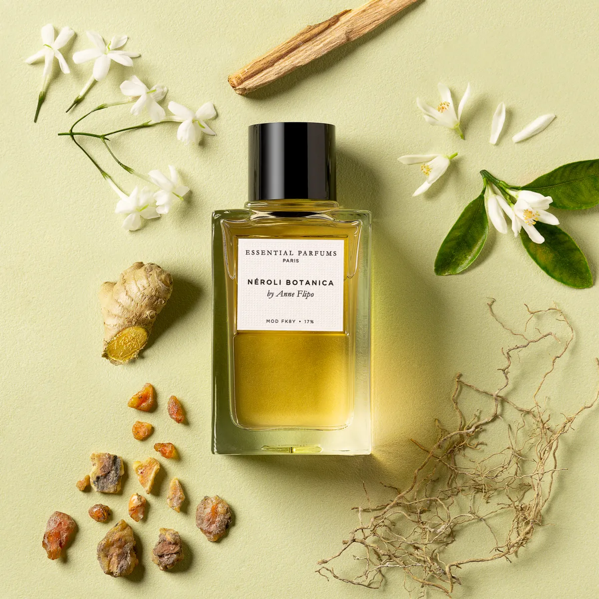 un parfum de niche hespéridé et floral de la maison ESSENTIAL PARFUMS, disponible dans la parfumerie très chic KAMS PARIS